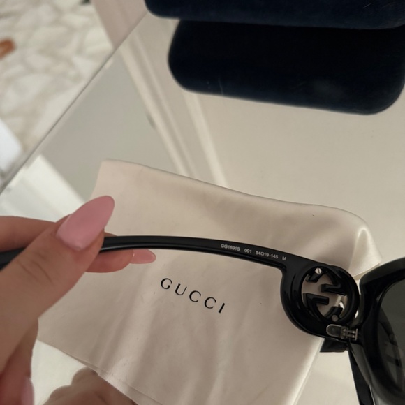 New Gucci Sunglasses GG-1691S Black Frames - Picture 4 of 6